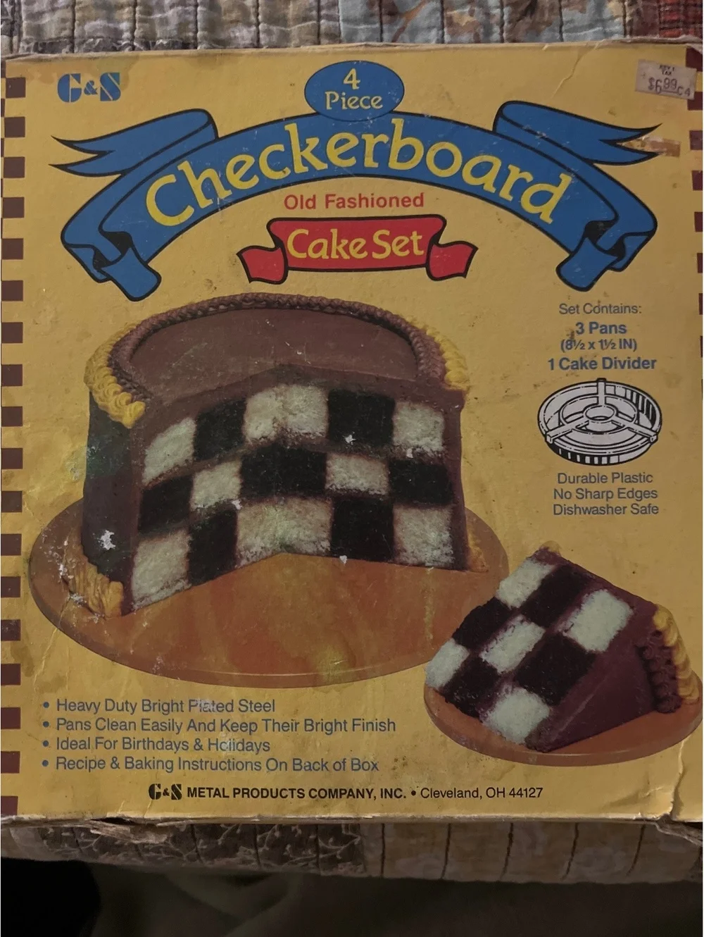 Vintage 4 Piece Old Fashioned Checkerboard Cake Set with Divider and 3 Pans